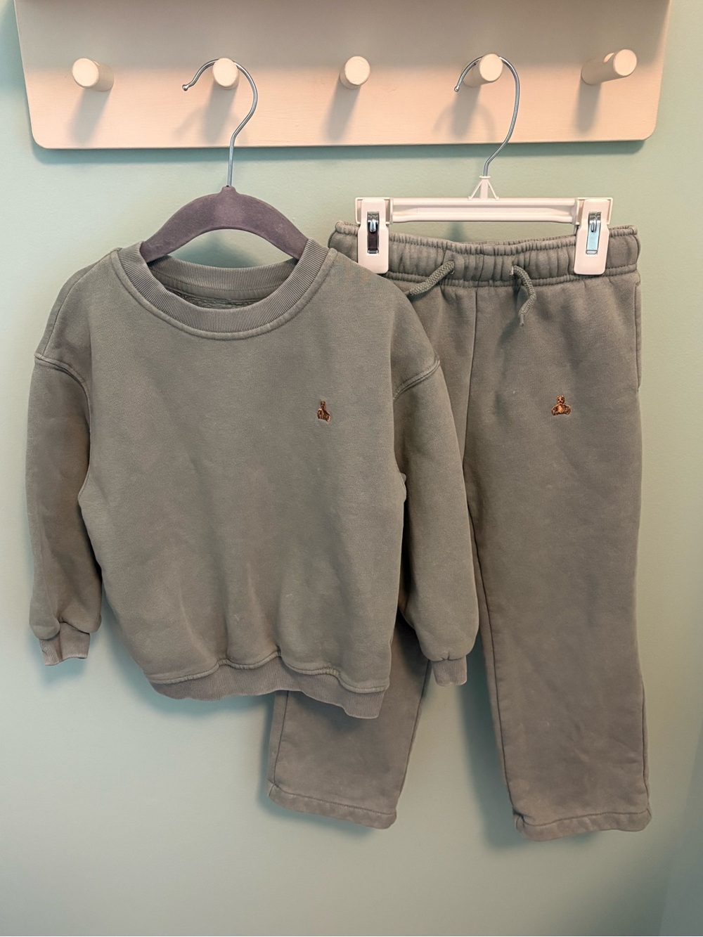 GAP VintageSoft Green Kids Sweatshirt & Joggers Set